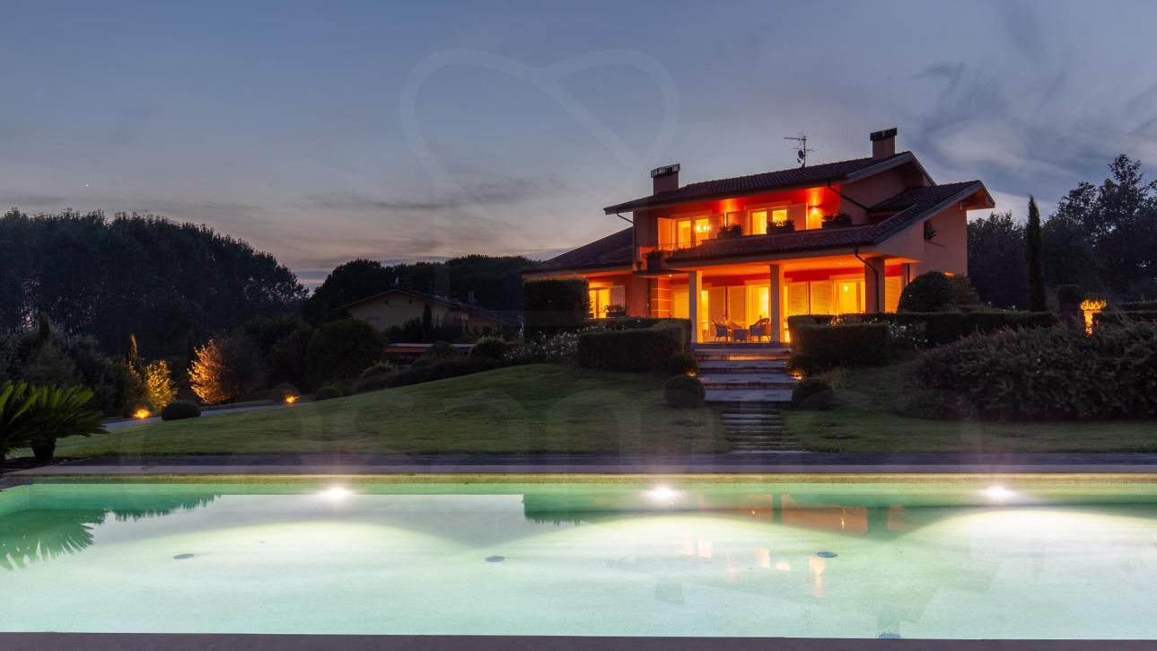 Modern Classic Style Villa   - Lucca