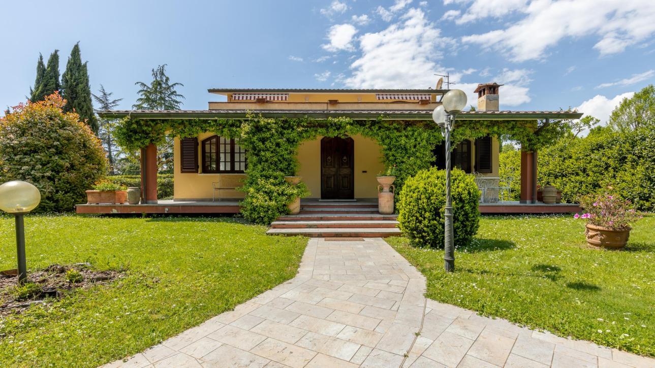 VILLA SINGOLA NELLA LOCATION PIU DESIDERATA DI LUCCA