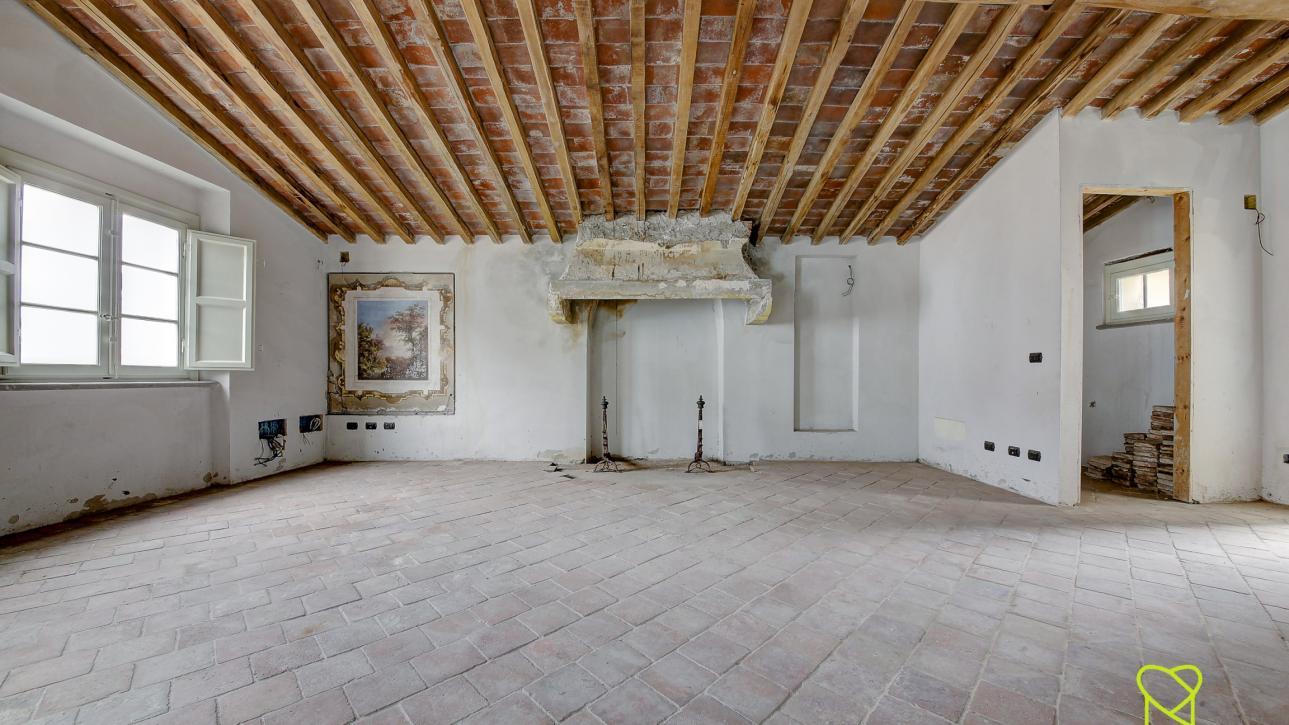 Appartamento in palazzo nobiliare a Lucca  - Lucca