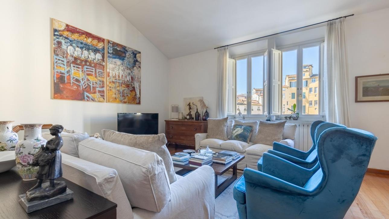 Apartment with view on main square - Lucca
