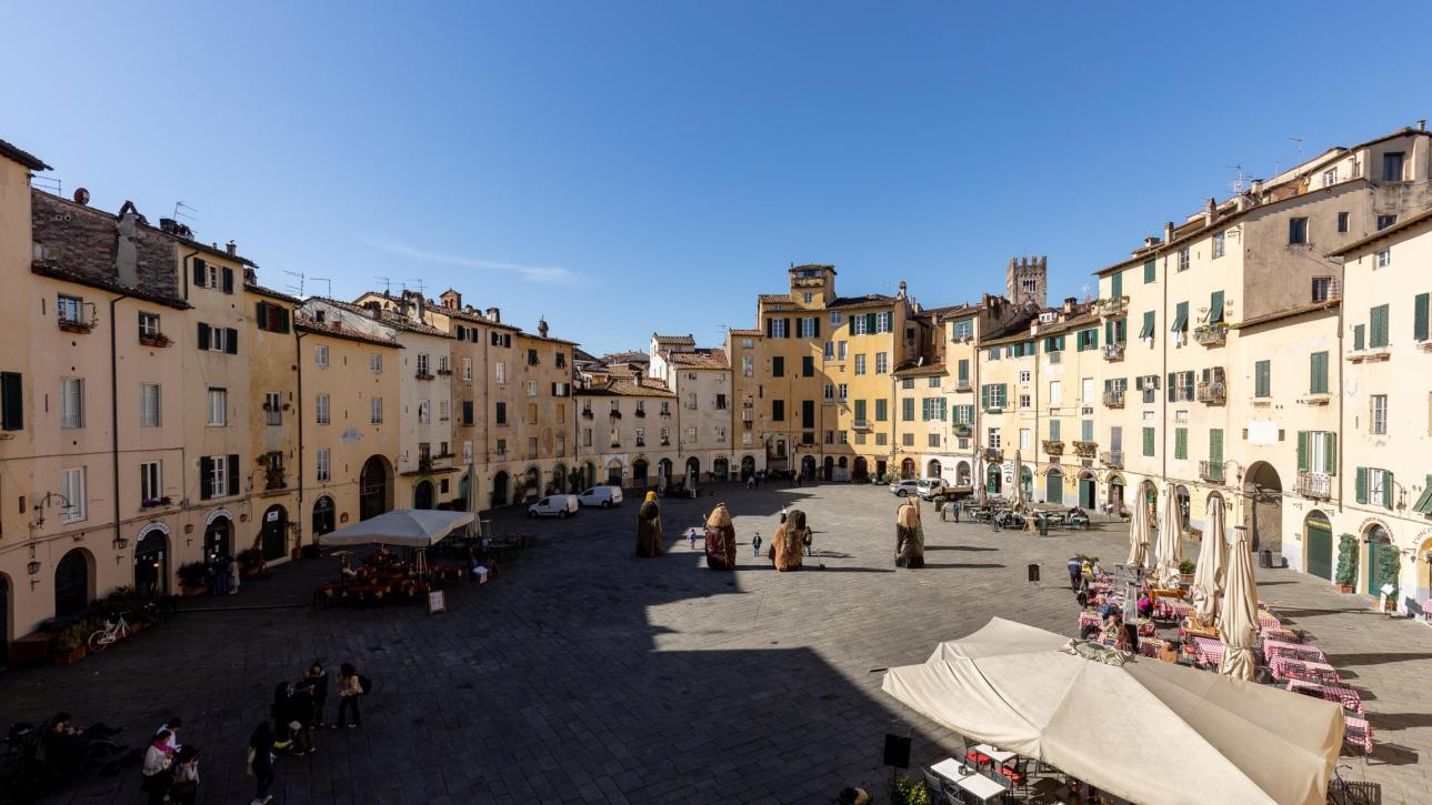 Spelendida proprietà su piazza iconica