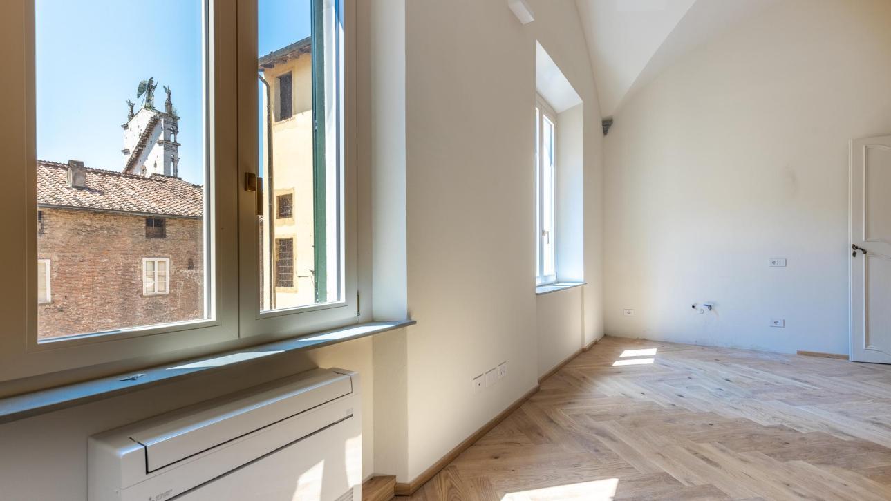 Eleganza luce e ampi spazi in centro a Lucca