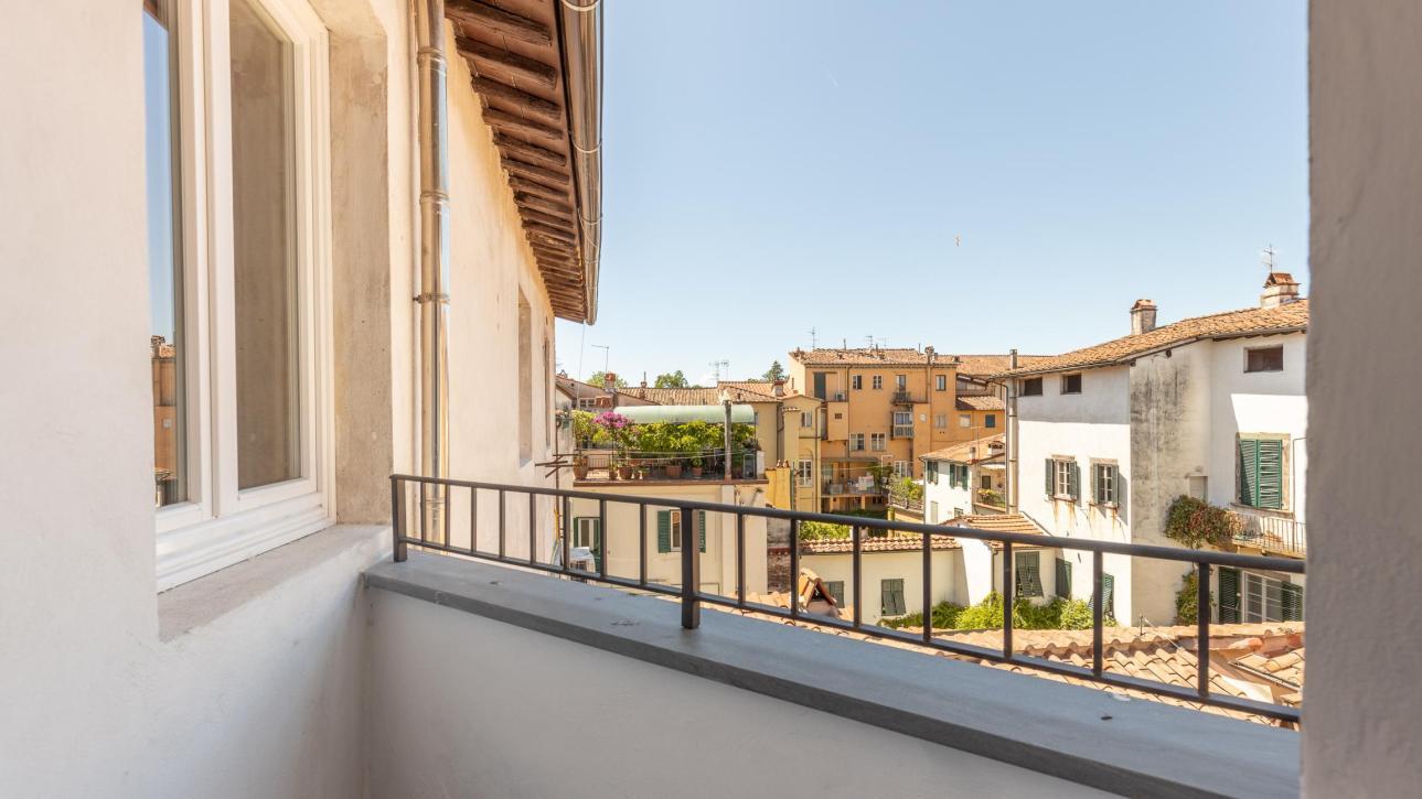 New, bright and spacious. - Lucca