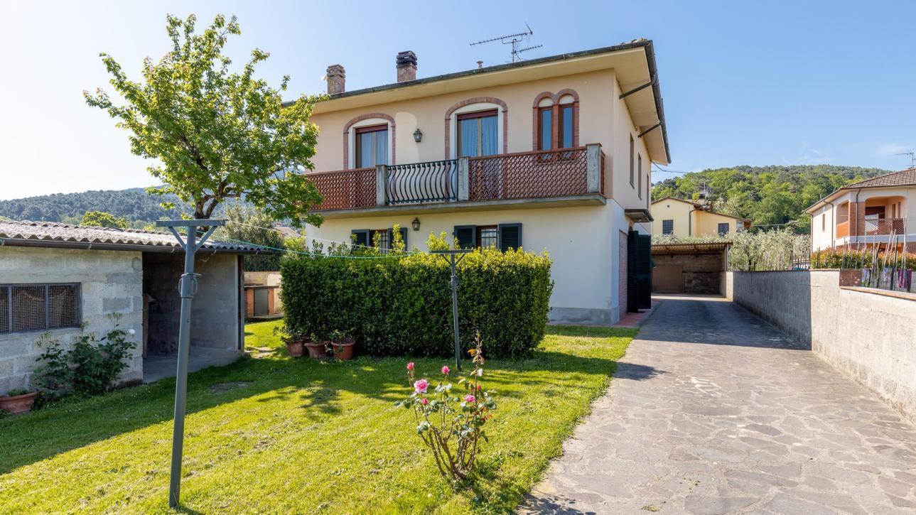 villa singola anni 70' divisibile in due unità