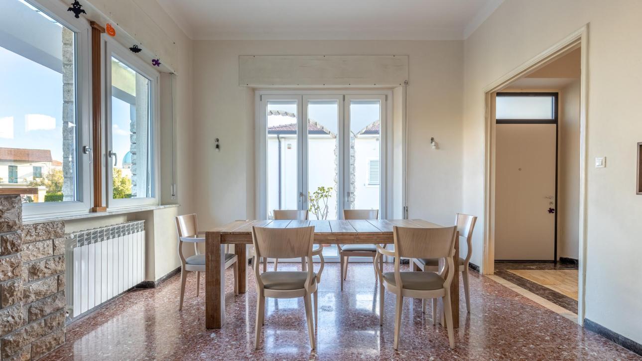 VILLA INDIPENDENTE RISTRUTTURATA A UN PASSO DALLE MURA - Lucca