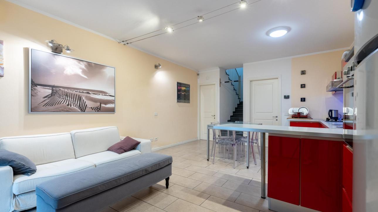 centrale di villa a schiera - Lucca