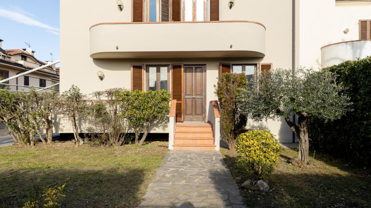 Villa Bifamiliare in un contesto armonioso, sicuro e ben collegato